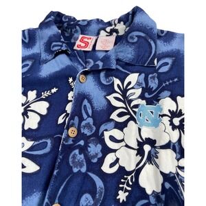 UNC Tar Heels Hawaiian Shirt Mens XL Spike Sports Floral Button‎ Beachy Vacation
